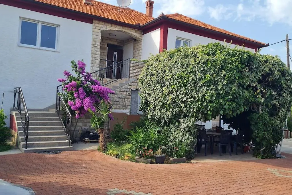 Green Oasis Zadar With Jacuzzi